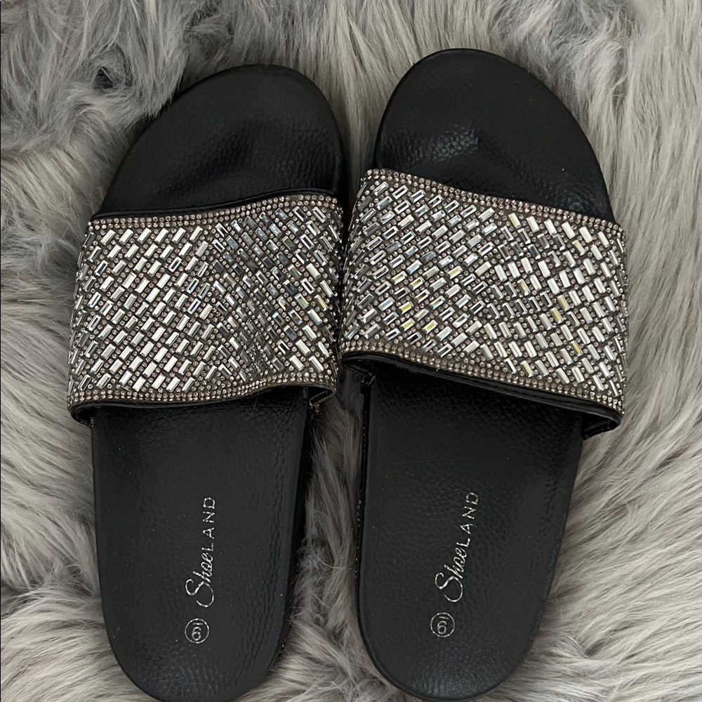 NWOT Shoeland Black Slide Sandals with Silver Beaded Strap sz 9